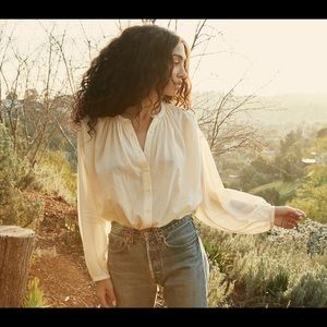 Doen Scarlet Top in Salt